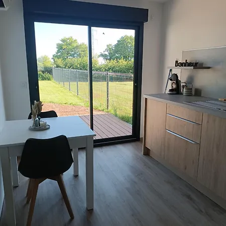 Holiday home Maison De Jardin Naucelles
